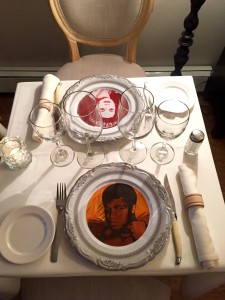 Custom printed plates allow one to "dine with celebrities"