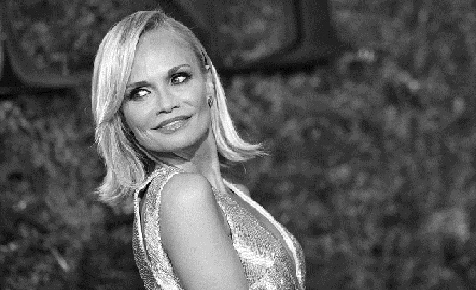 NEW YORK, NY - JUNE 07: (EDITORS NOTE: Image has been processed using digital filters.) Actress Kristin Chenoweth attends the 2015 Tony Awards at Radio City Music Hall on June 7, 2015 in New York City. (Photo by Mike Coppola/Getty Images for Tony Awards Productions)
