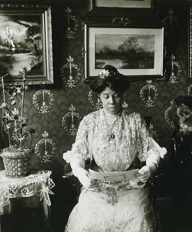 Miss Suzie Porter Harlem photo by James Van Der Zee 1915 1