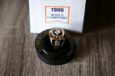 Replica 1986 NY Mets World Championship Ring