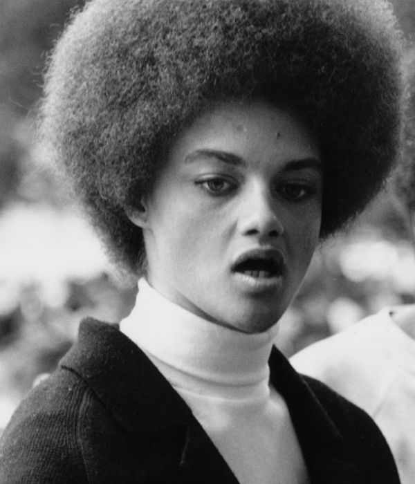 arlene-hawkins-with-afro-puffs-19681